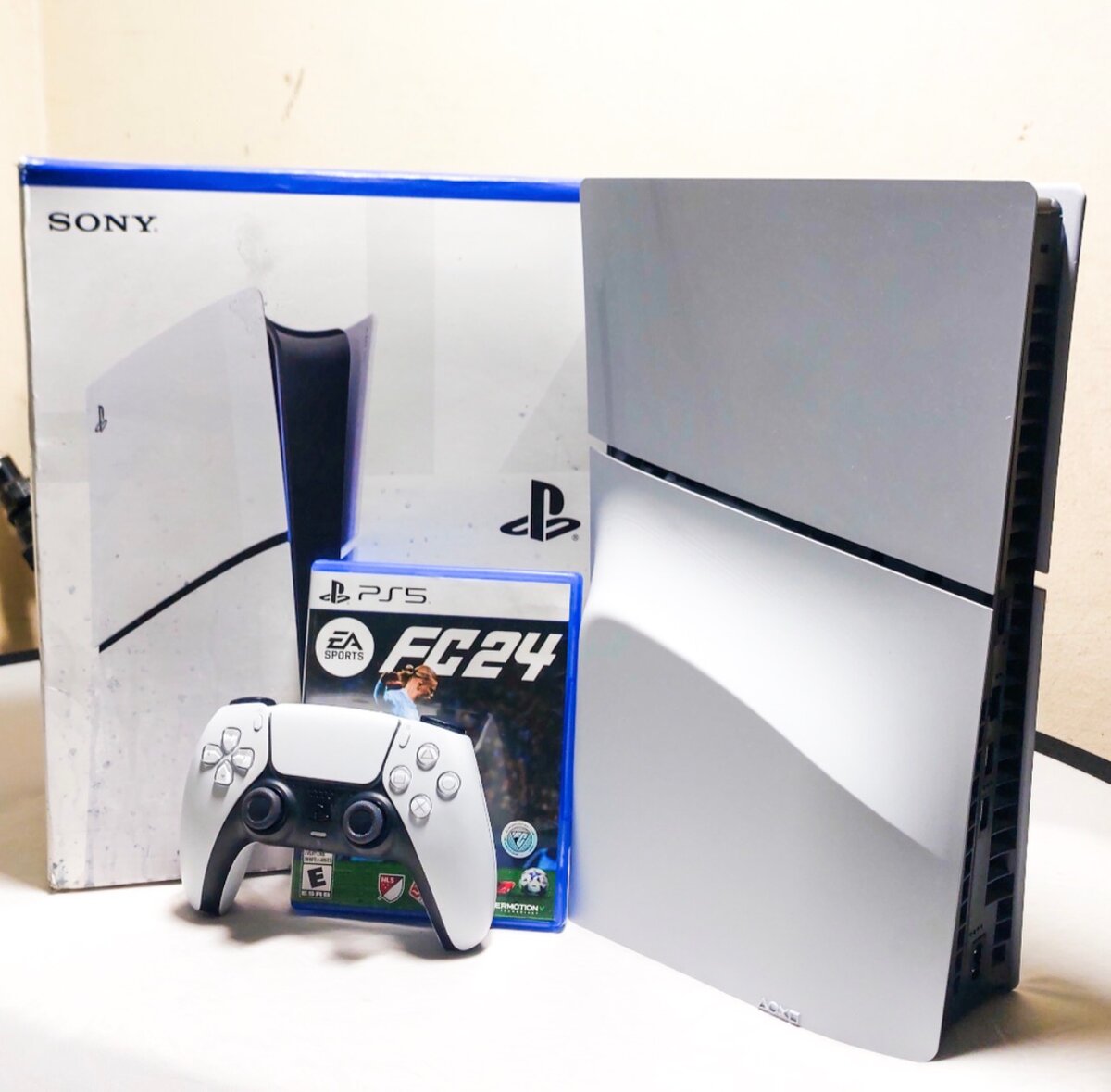 Console Sony PS5 avec FC24