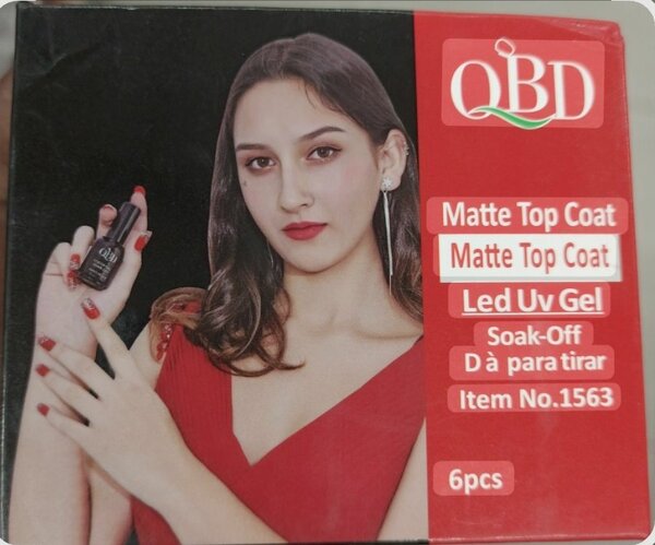 Première couche d'ongles