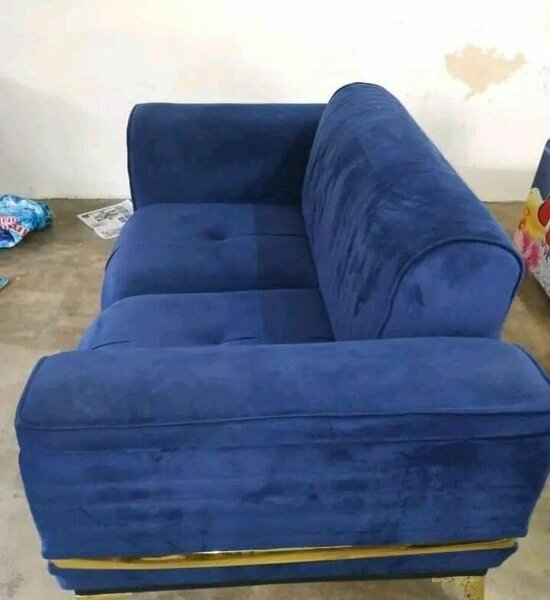 Canapé bleu en velours