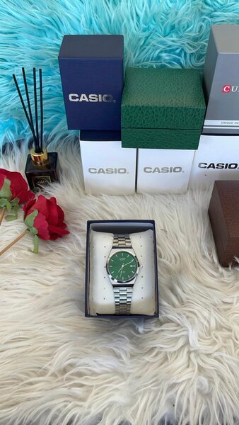 Montre casio élégante