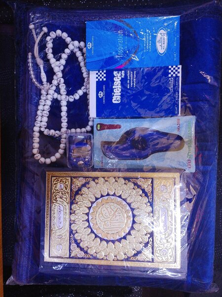 Kit de prière islamique avec tapis et chapelet