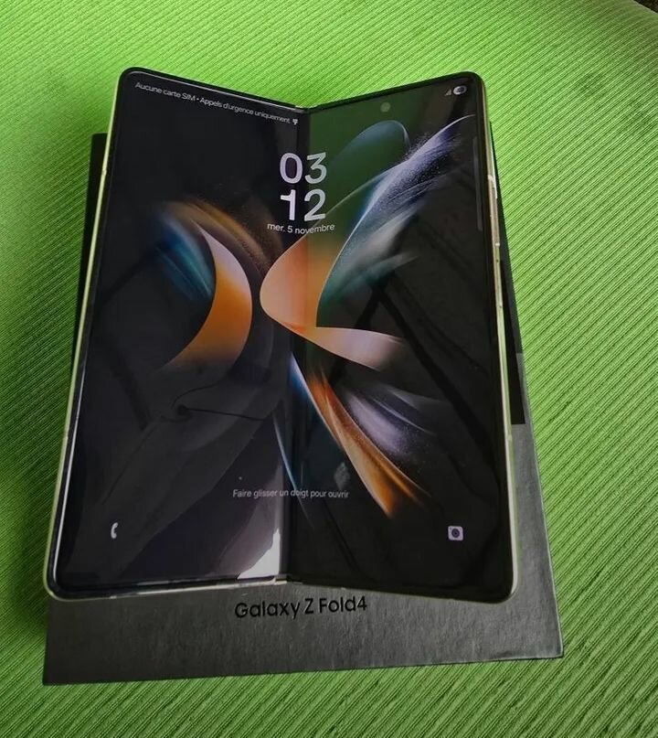 Samsung Galaxy Z Fold 4