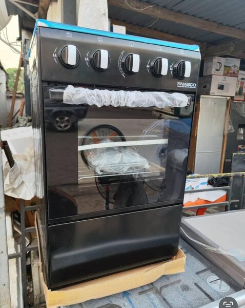 Gazinière nasco 4 feux avec four