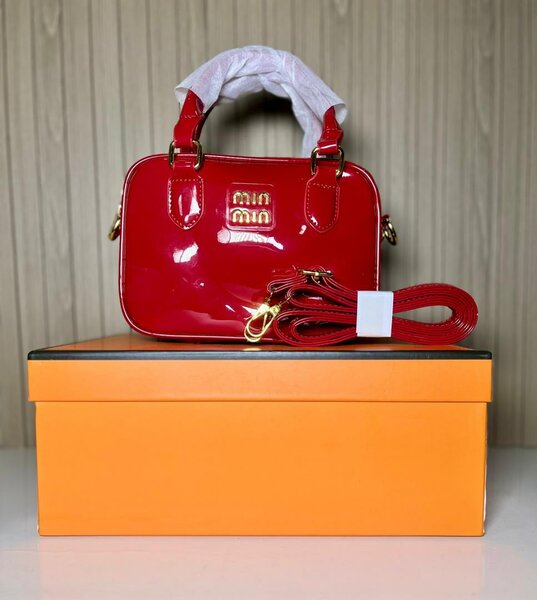 Sac bandoulière rouge brillant