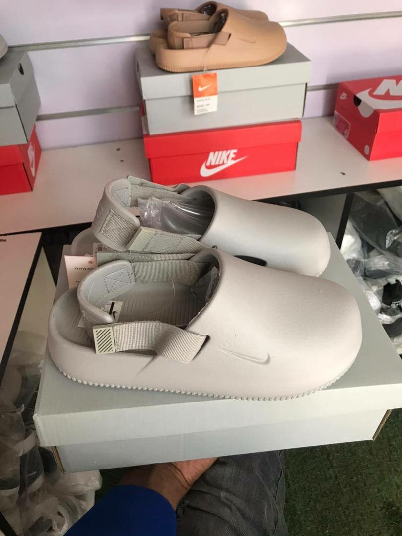 Nike slippers