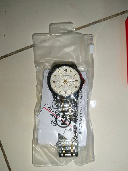 Montre Analogique Élégante