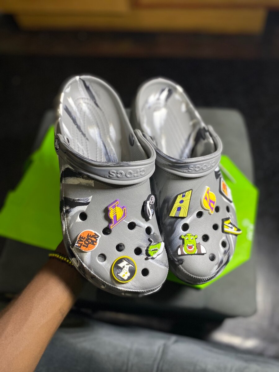 Classic marble crocs