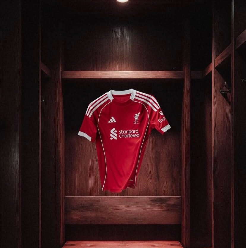 Maillot de foot rouge