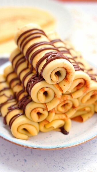 Crêpes roulées au chocolat