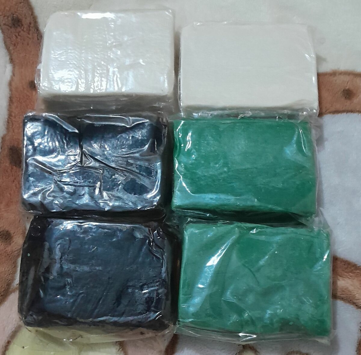 Savon artisanal coloré naturel