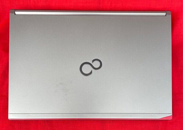 FUJITSU LIFEBOOK E746 (i7)