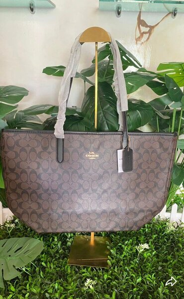 Sac fourre-tout élégant Coach