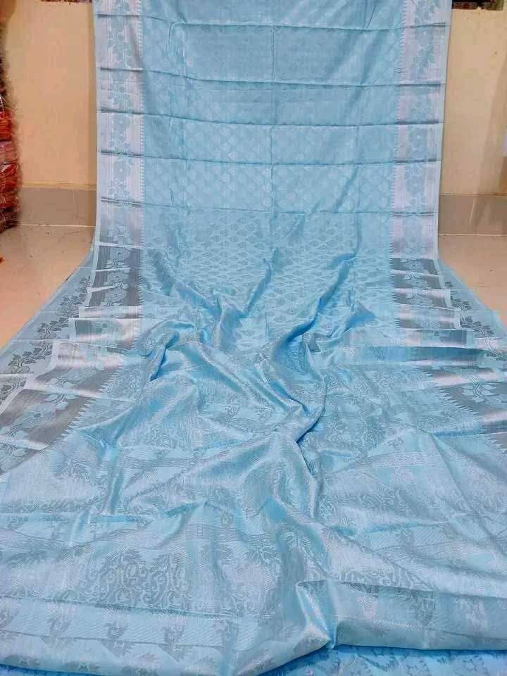 Ladies suit