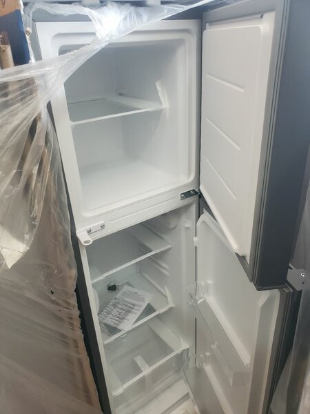 Réfrigérateur à froid direct moderne