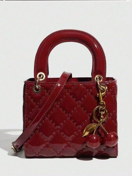 Sac à main en cuir rouge élégant