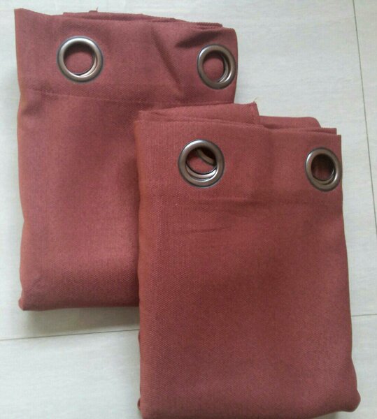 2 drops of curtains red