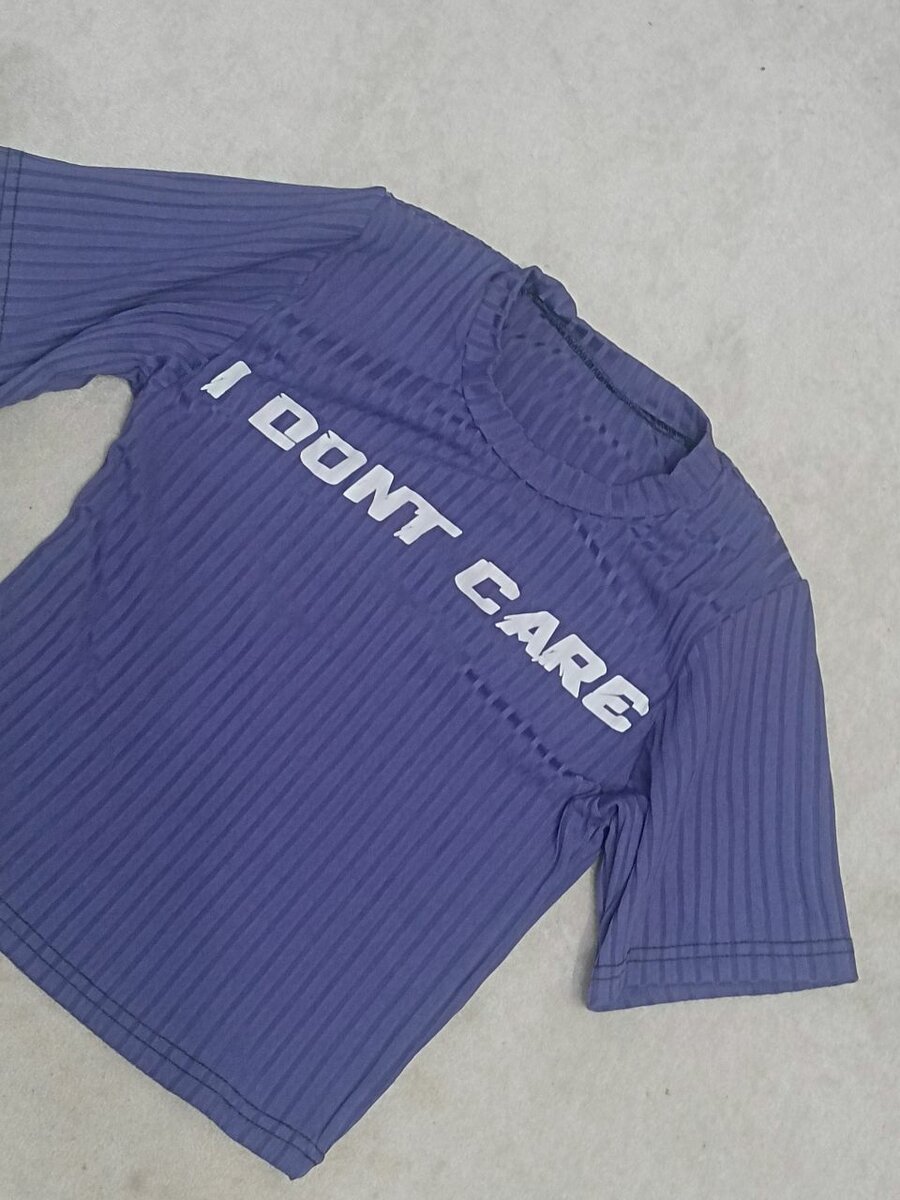 Top rouge froncé élégant