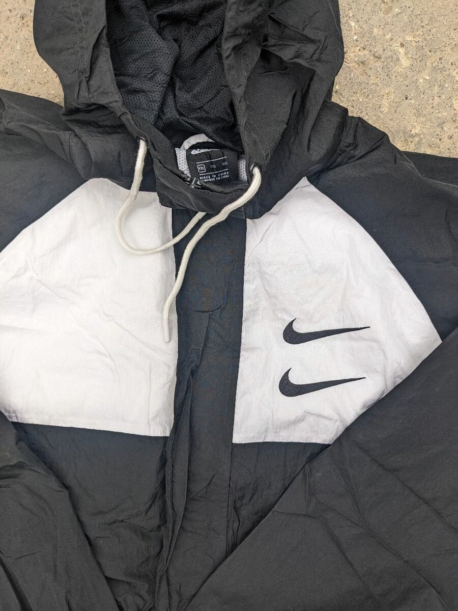 Nike swoosh windbreaker