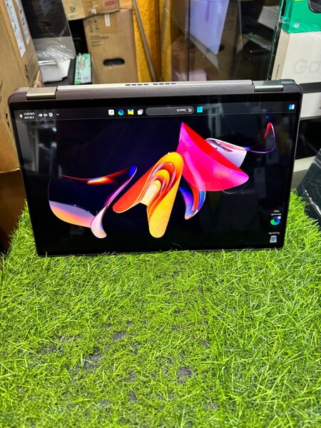 Dell x360 CONVERTIBLE RAM 8GB Intel Core i5 SSD 256GB