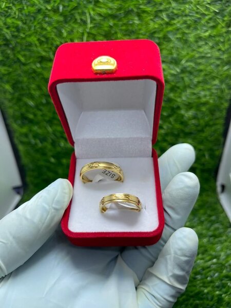 Alliances en or élégantes