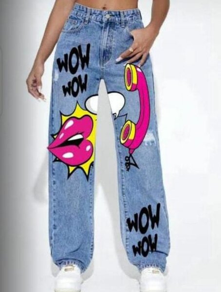 Jeans tendance avec motifs colorés