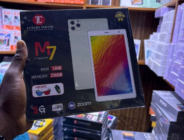 Discover 8GB/512GB Tablet