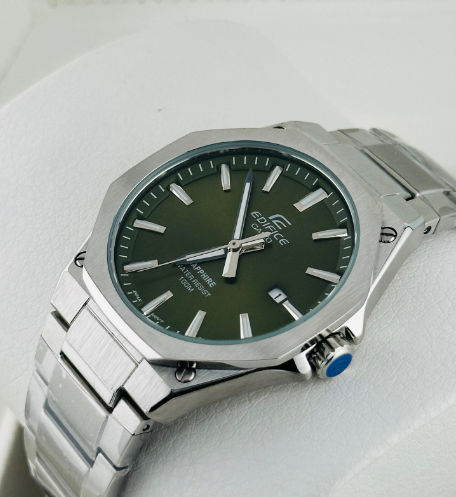 horloge chrome avec cadran kaki