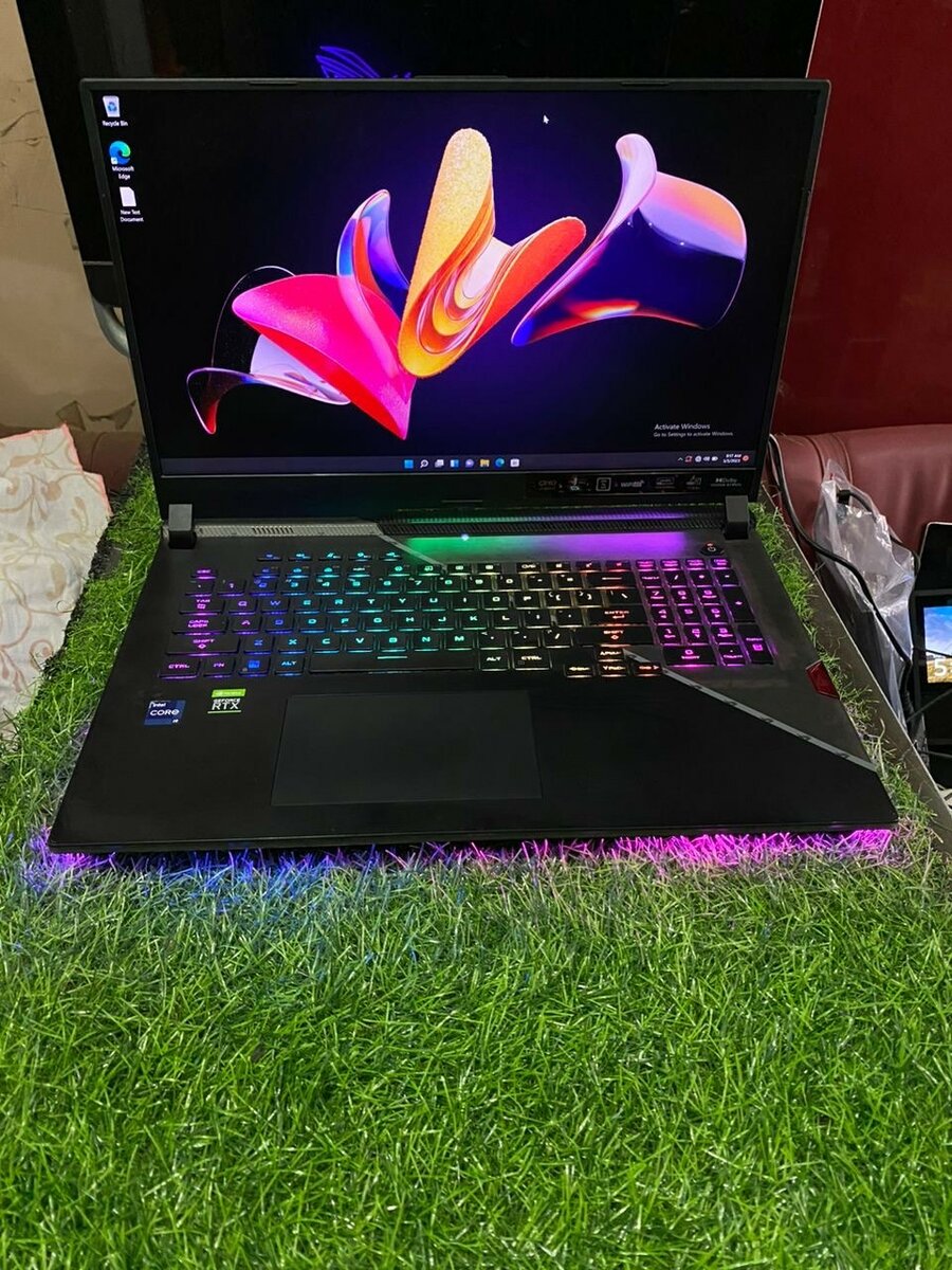 Asus ROG  strix GAMING /GRAPHICS laptop CORE i9 SSD 1TB