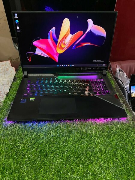 Asus ROG  strix GAMING /GRAPHICS laptop CORE i9 SSD 1TB