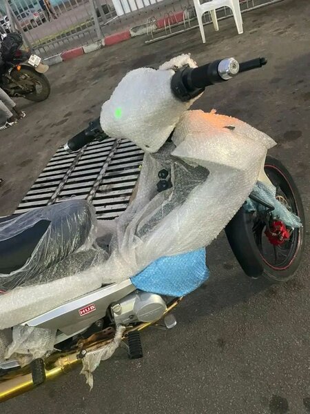 Moto neuve élégante