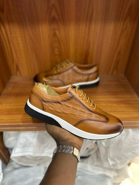 Sneakers en cuir marron élégant