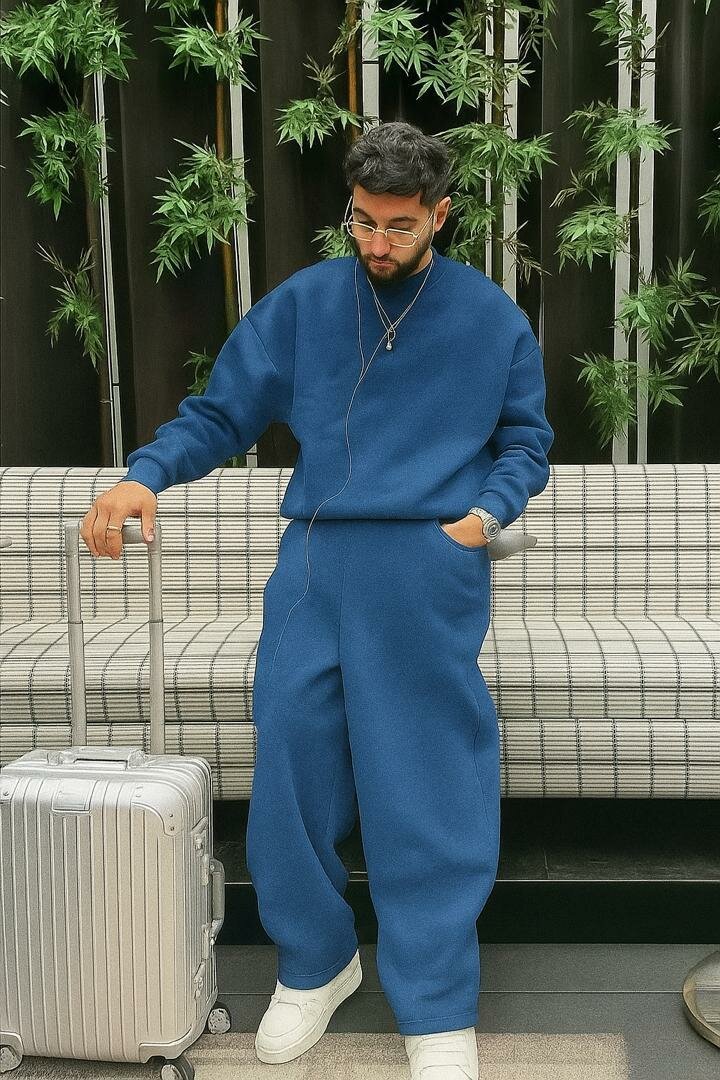 Costume de survêtement moderne