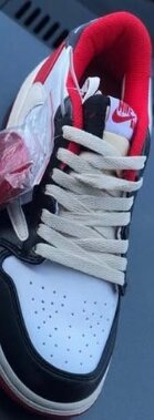Nike sneakers red