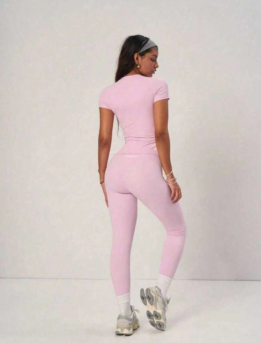 Ensemble de sport rose élégant