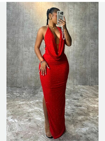 Robe longue rouge élégante