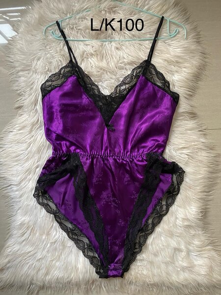Beautiful and comfortable hot women's lingerie purple