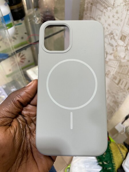 Coque MagSafe pour iPhone12