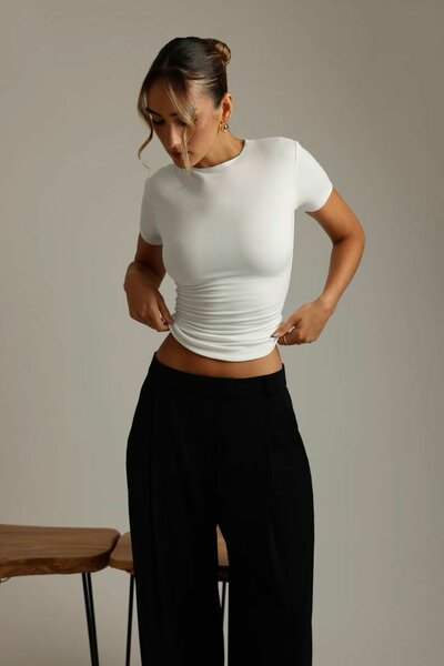 T-shirt rose et rouge bordeaux