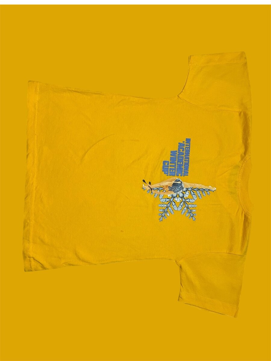 T-shirt jaune imprimé artistique