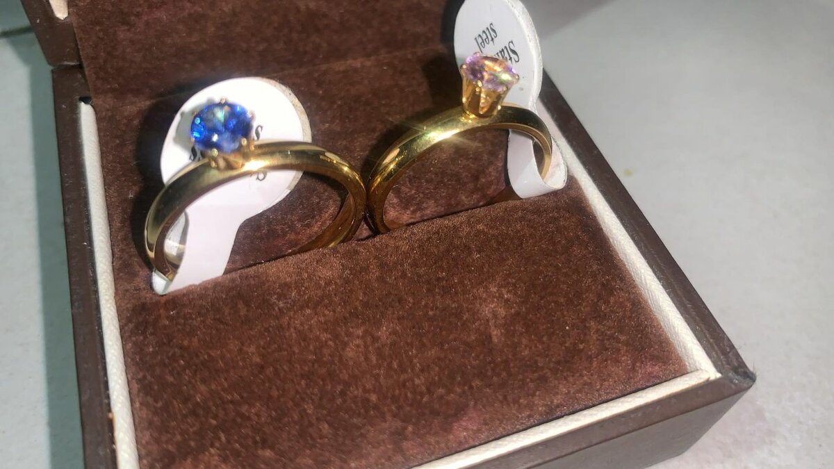 Bague en acier inoxydable élégante