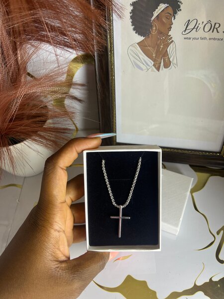 Collier Croix Élégant