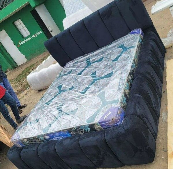 Lit rembourré moderne