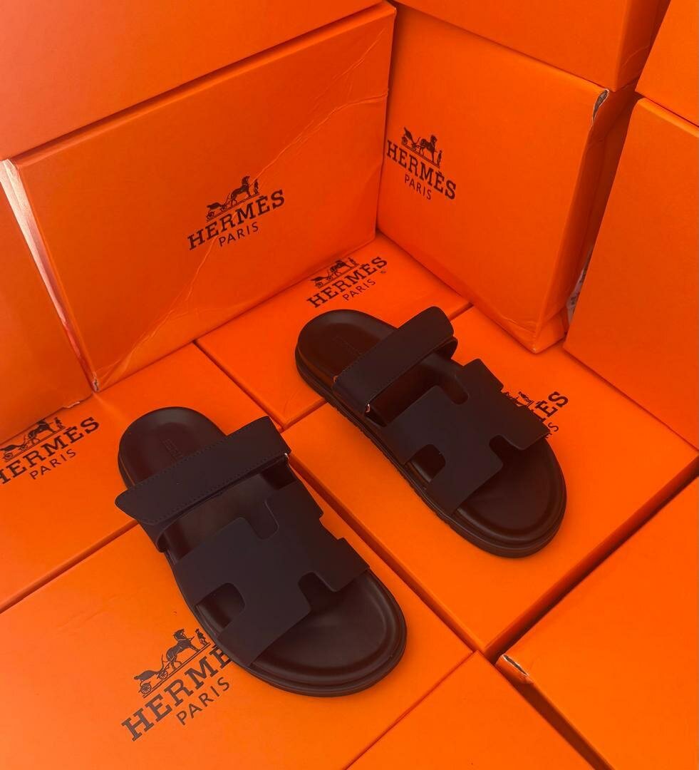 Sandales Hermès en cuir noir