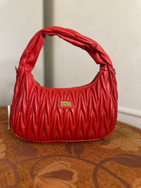 Sac à main rouge tendance