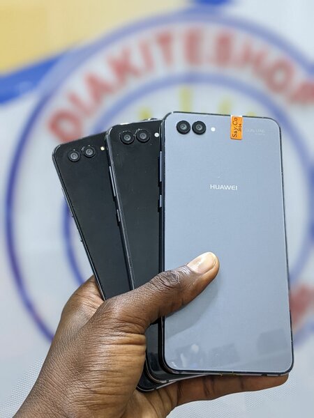 Huawei Nova 2S