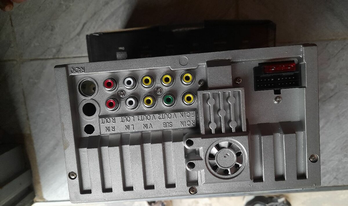 Car Multimedia Player with Reverse Camera