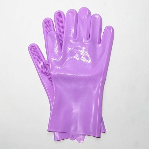 Cleaning silicone gloves