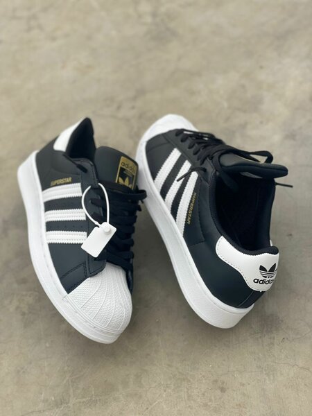 Sneakers noirs tendance