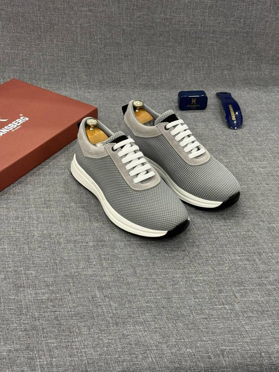 Baskets légères grises