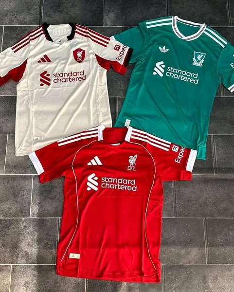 Maillots de football Liverpool